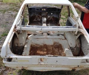 Ford_Escort-preBlast-03