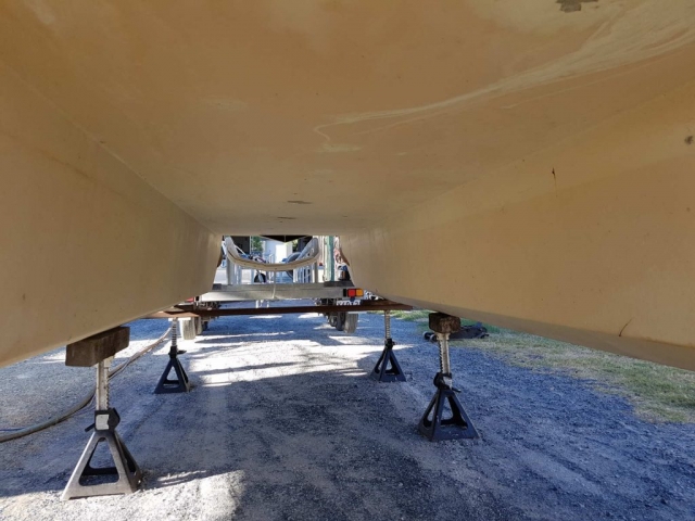 Some of the antifouling was clearly starting to flake off the underside, suggesting that there may be hidden problems.